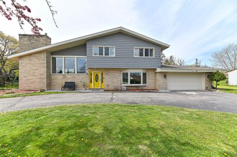 Photo of 8947 N Santa Monica Blvd, Bayside, WI 53217 (MLS # 1962630)