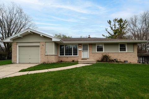 Photo of 5207 Oakton Ln, Greendale, WI 53219 (MLS # 1958252)