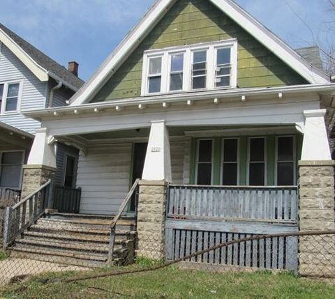 Photo of 2022 W Keefe Ave, Milwaukee, WI 53206 (MLS # 1963002)