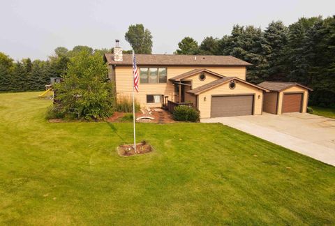 Photo of N6236 Willow Glen Rd, Concord, WI 53066 (MLS # 1948591)