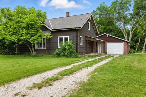 Photo of 9605 S Burrell St, Oak Creek, WI 53154 (MLS # 1923614)