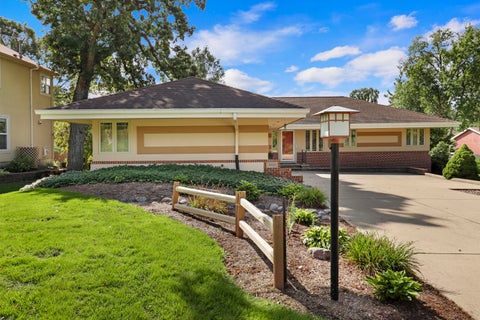 Photo of 5005 89th Pl, Pleasant Prairie, WI 53142 (MLS # 1981788)