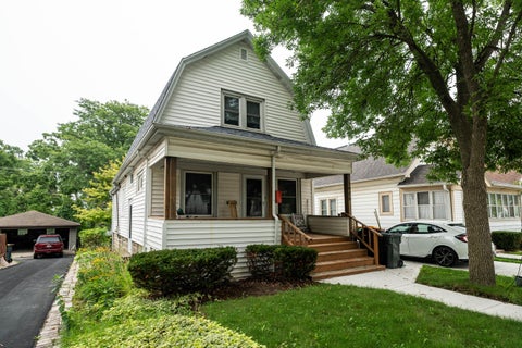Photo of 1906 S 91st St, West Allis, WI 53227 (MLS # 1976355)