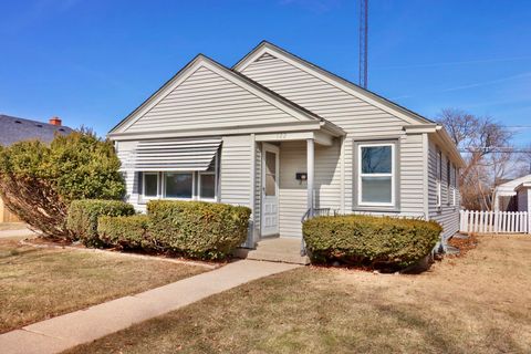 Photo of 1222 Melvin Ave, Racine, WI 53402 (MLS # 1952353)