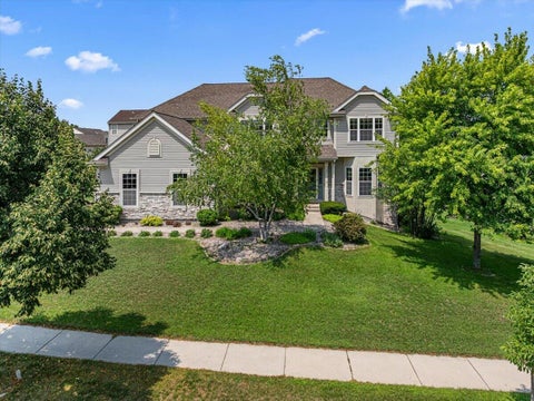 Photo of 700 Creekwood Dr, West Bend, WI 53095 (MLS # 1981583)
