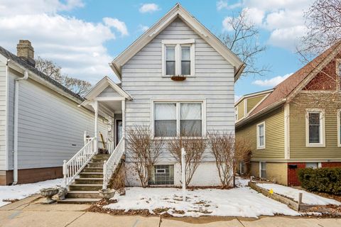 Photo of 2557 N Gordon Pl, Milwaukee, WI 53212 (MLS # 1949075)