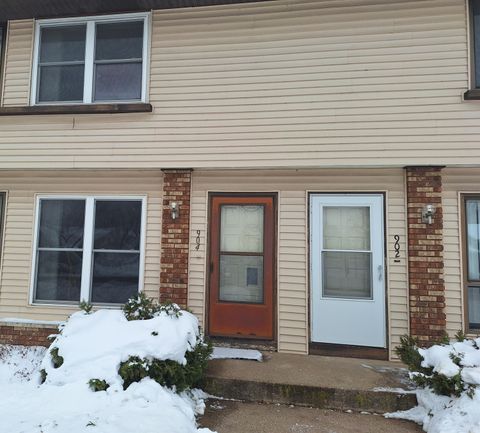 Photo of 904 12th Ave S, Onalaska, WI 54650 (MLS # 1945166)