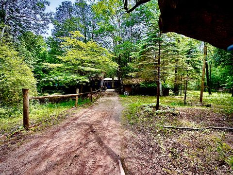 Photo of 12830 Thunder Hollow Rd, Franklin, WI 54247 (MLS # 1922702)
