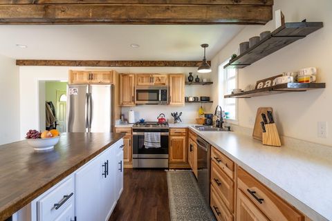 Photo of 168 Fontana Ave, Fontana, WI 53125 (MLS # 1940056)