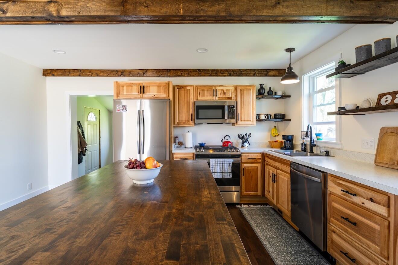 Fontana, Wisconsin 53125, United States, 3 Bedrooms Bedrooms, ,3 BathroomsBathrooms,Residential,Active,231313