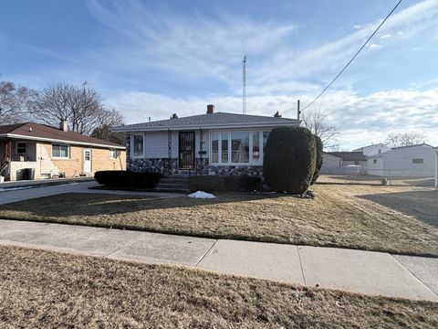 Photo of 819 24th St, Two Rivers, WI 54241 (MLS # 1951044)