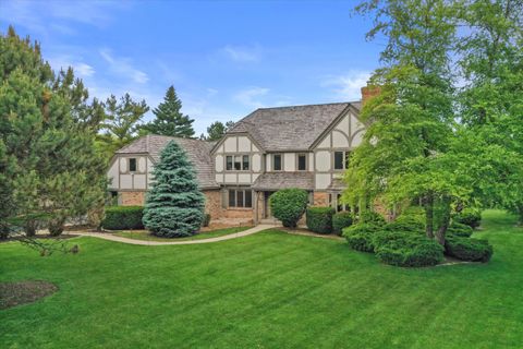 Photo of 10418 N Haddonstone Pl, Mequon, WI 53092 (MLS # 1922089)