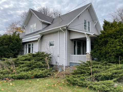 Photo of 2003 50th St, Kenosha, WI 53140 (MLS # 1944305)