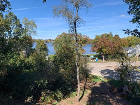 Photo of 33312 Fairview Ct, Burlington, WI 53105 (MLS # 1956357)