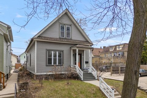 Photo of 3118 N Booth St, Milwaukee, WI 53212 (MLS # 1911991)