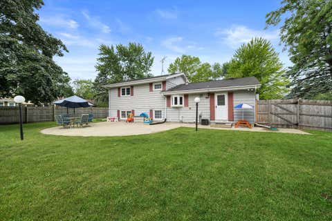 Photo of 1129 Bluebird Ln, Union Grove, WI 53182 (MLS # 1975357)