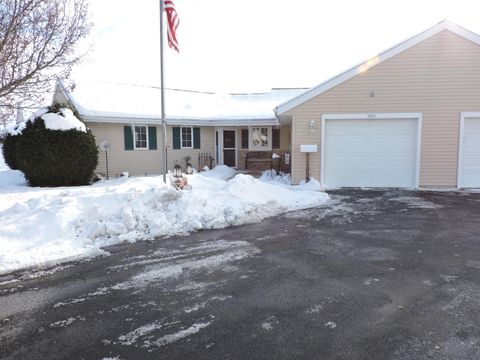 Photo of 1515 Raveen St, Fort Atkinson, WI 53538 (MLS # 1944986)