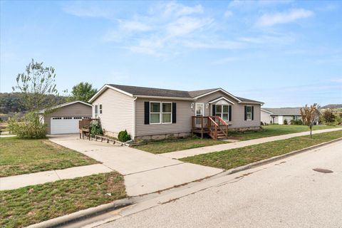 Photo of 407 Sandy Mound St, Gays Mills, WI 54631 (MLS # 1940274) Photo of 407 Sandy Mound St, Gays Mills, WI 54631 (MLS # 1940274)
