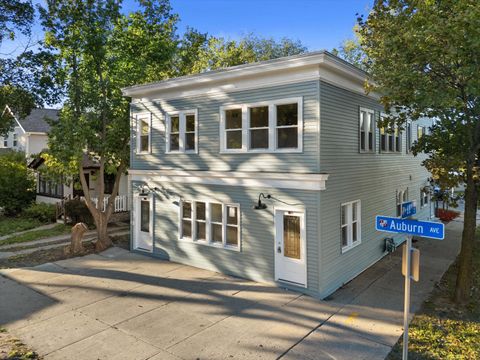 Photo of 6800 Auburn Ave, Wauwatosa, WI 53213 (MLS # 1938741)