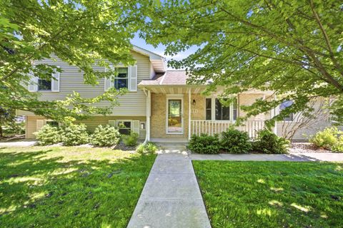 Photo of 271 Southview Rd, Fond Du Lac, WI 54935 (MLS # 1965078)