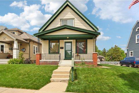Photo of 3866 E Armour Ave E, Cudahy, WI 53110 (MLS # 1964323)