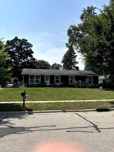 Photo of 1543 Wilson Ave, Port Washington, WI 53074 (MLS # 1928676)
