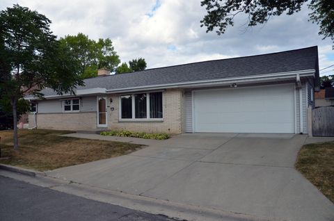 Photo of 2672 N 115th St, Wauwatosa, WI 53226 (MLS # 1973207)
