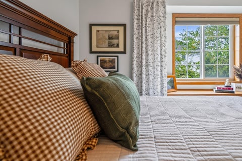 Photo of 401 W Aspen Dr, Oak Creek, WI 53154 (MLS # 1979917)