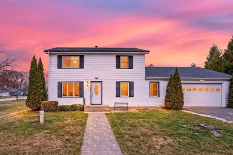 Photo of 8200 N 44th St, Brown Deer, WI 53223 (MLS # 1954500)