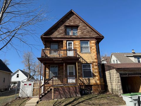 Photo of 2305 W Burnham St, Milwaukee, WI 53204 (MLS # 1954259)