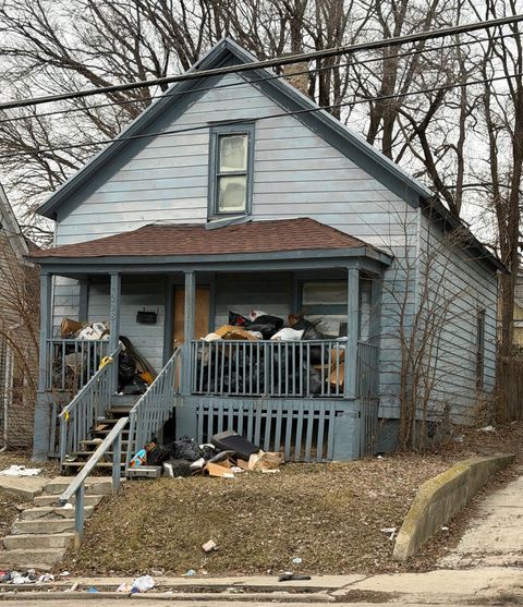 Photo of 228 N Memorial Dr, Racine, WI 53404 (MLS # 1951292)