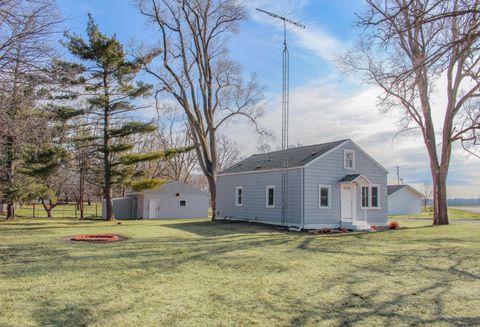 Photo of N1092 Clover Rd, Bloomfield, WI 53128 (MLS # 1953706)