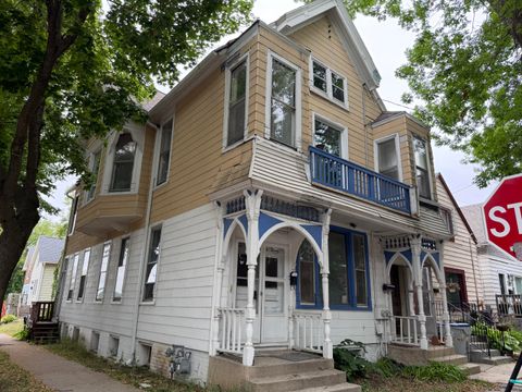 Photo of 2477 S Burrell St, Milwaukee, WI 53207 (MLS # 1973261)