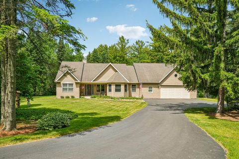 Photo of 8040 W South County Line Rd, Franklin, WI 53126 (MLS # 1964685)