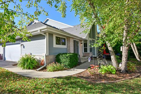 Photo of 14241 W Waterford Square Dr, New Berlin, WI 53151 (MLS # 1940072) Photo of 14241 W Waterford Square Dr, New Berlin, WI 53151 (MLS # 1940072)