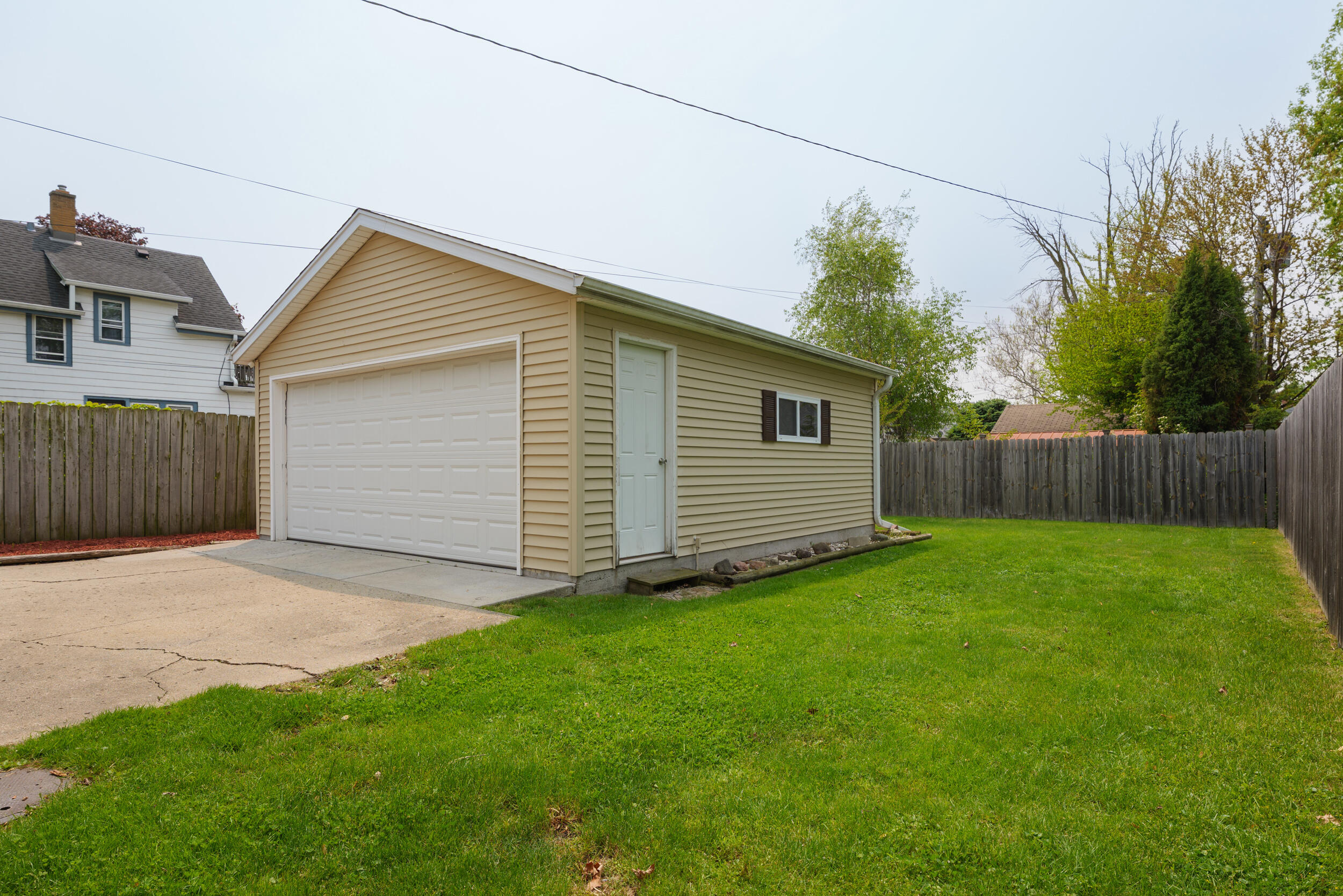 Racine, Wisconsin 53402, United States, 2 Bedrooms Bedrooms, ,1 BathroomBathrooms,Residential,Active,145745