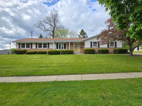 Photo of 6730 Manchester Dr, Greendale, WI 53129 (MLS # 1962387)