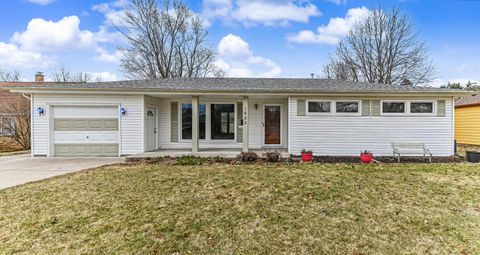 Photo of 1023 W Glenn Dr, Waukesha, WI 53188 (MLS # 1955434)