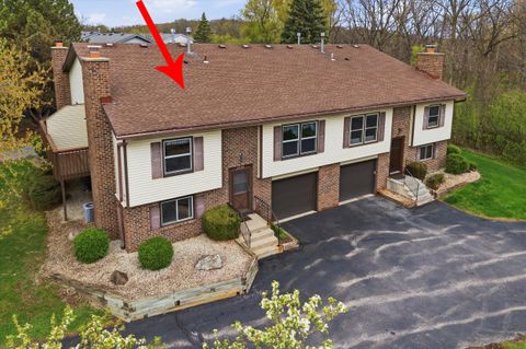 Photo of 6504 S Parkedge Cir, Franklin, WI 53132 (MLS # 1960759)