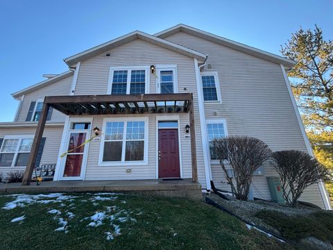 Photo of 1203 Woodbury Cmn, Waukesha, WI 53189 (MLS # 1950943)