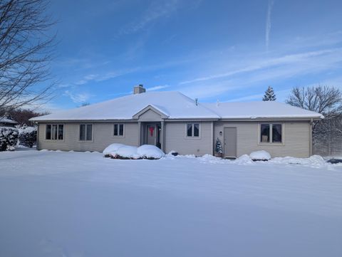 Photo of W174N8125 Shady Ln, Menomonee Falls, WI 53051 (MLS # 1944654)