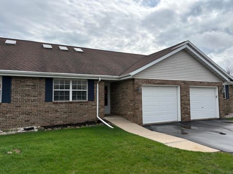 Photo of 321 Davis St, Elkhorn, WI 53121 (MLS # 1958547)