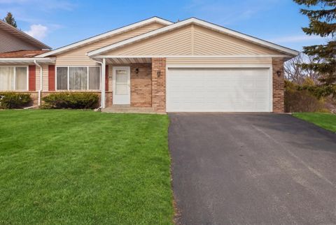 Photo of 496 Glacier Pass, Slinger, WI 53086 (MLS # 1954714)