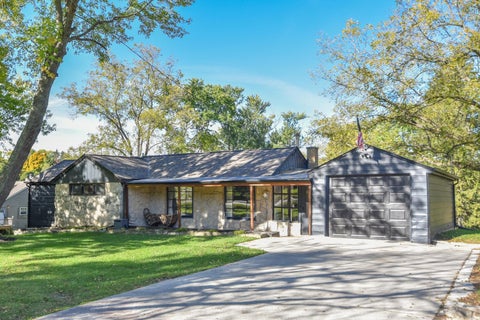 Photo of 531 N Green Bay Rd, Grafton, WI 53024 (MLS # 1984136)