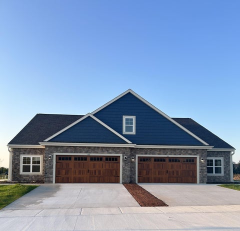 Photo of 523 Firefly Trl, Hartford, WI 53027 (MLS # 1972952)