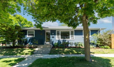 Photo of 4554 S Vermont Ave, Saint Francis, WI 53235 (MLS # 1965526)