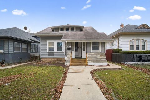 Photo of 2446 N 49th St, Milwaukee, WI 53210 (MLS # 1955056)