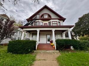 Photo of 2109 Washington Ave, Racine, WI 53403 (MLS # 1983496)
