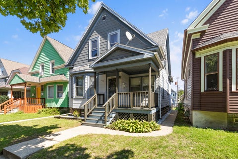 Photo of 2222 30th St, Milwaukee, WI 53215 (MLS # 1977872)