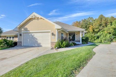Photo of W129N6745 Northfield Cir, Menomonee Falls, WI 53051 (MLS # 1982835)